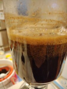 ロート内のコーヒー粉